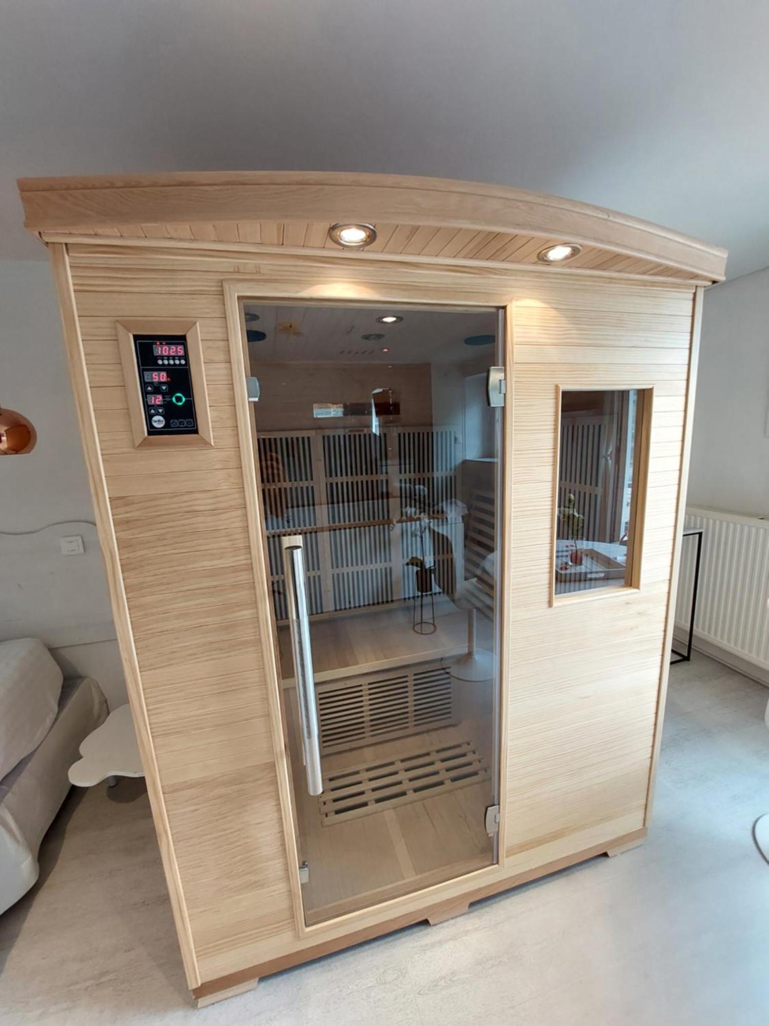 Suite luxe love room jacuzzi spa coeur de Maine Angers Exterior foto